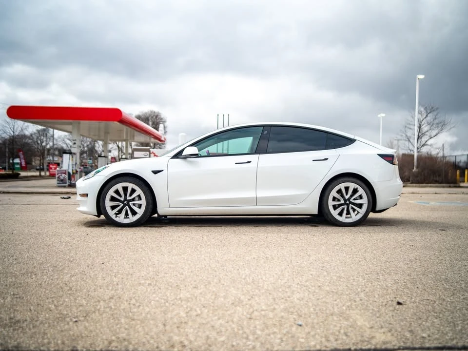 2022 Tesla Model 3 - Image 8 of 17