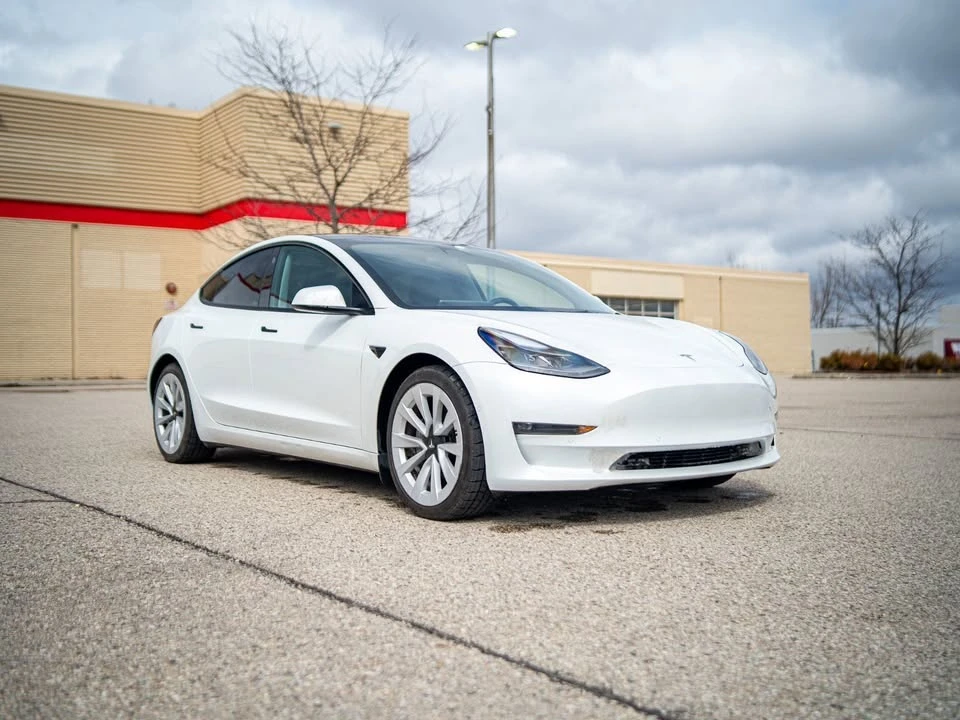 2022 Tesla Model 3 - Image 3 of 17