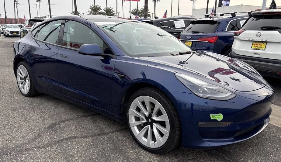 2022 Tesla Model 3 - Image 2 of 7
