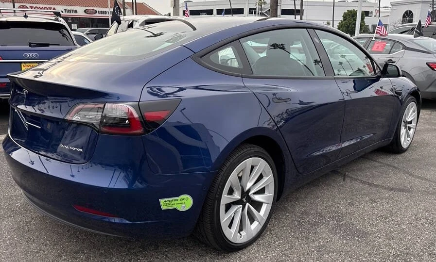 2022 Tesla Model 3 - Image 3 of 7