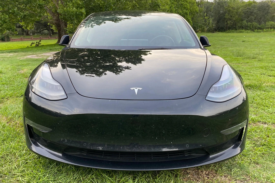 2022 Tesla Model 3 - Image 2 of 31
