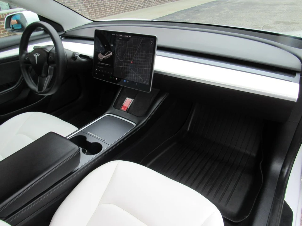 2022 Tesla Model 3 - Image 25 of 30