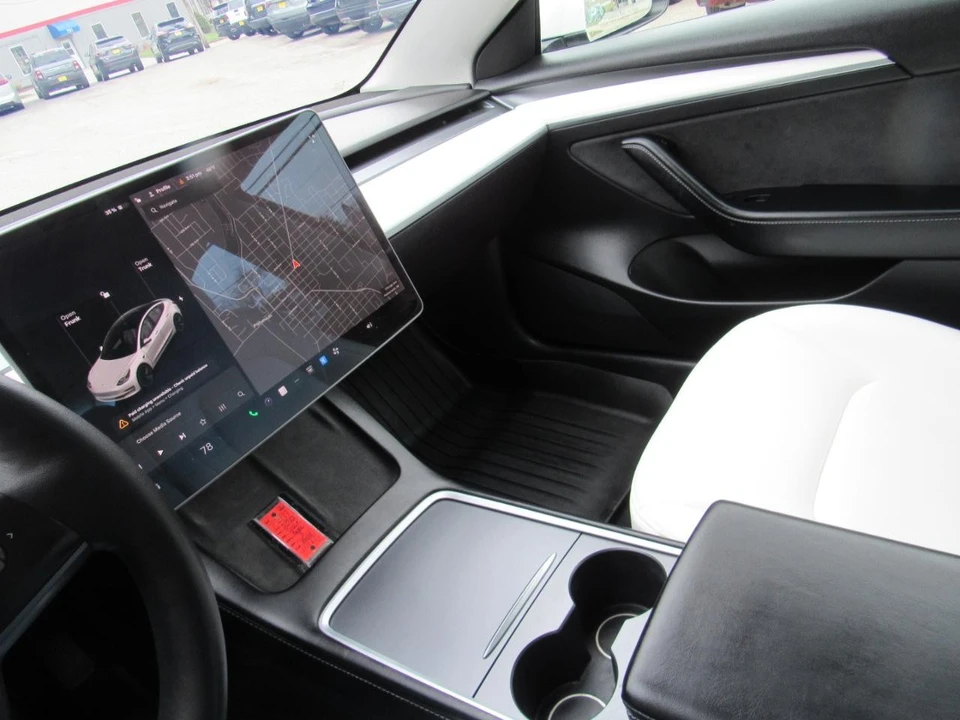 2022 Tesla Model 3 - Image 23 of 30