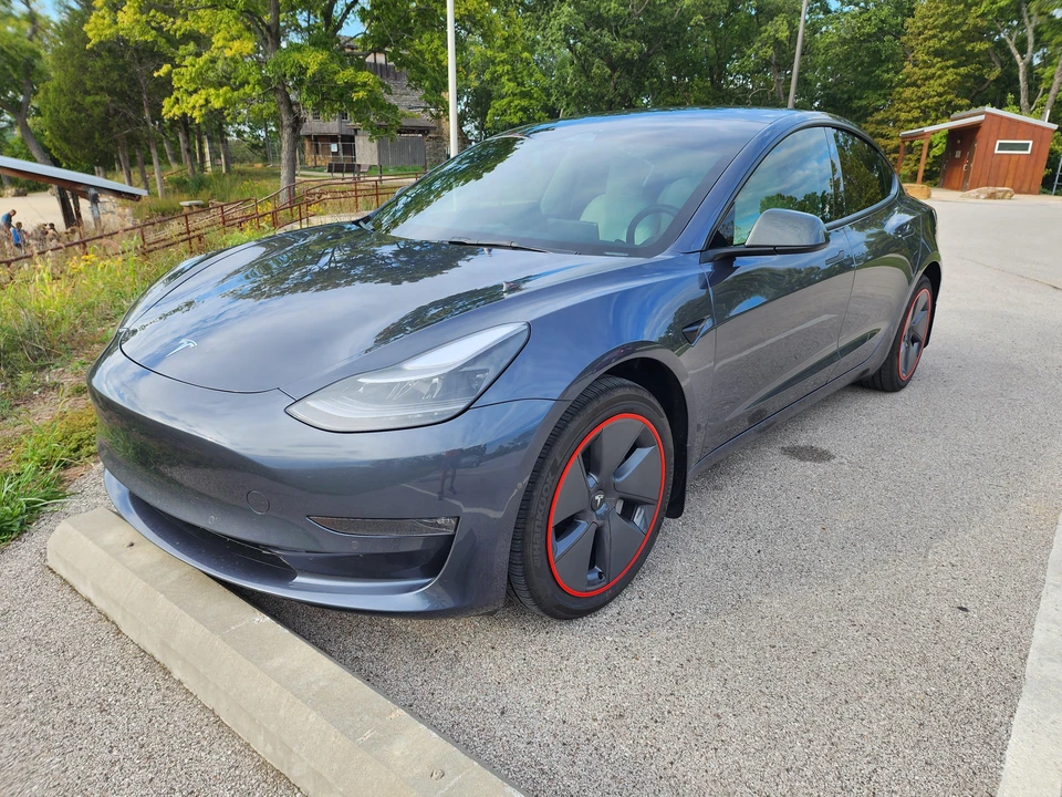 2022 Tesla Model 3 - Image 10 of 26