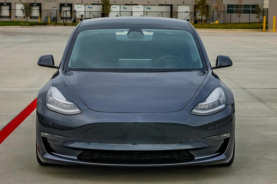 2022 Tesla Model 3 - Image 2 of 31