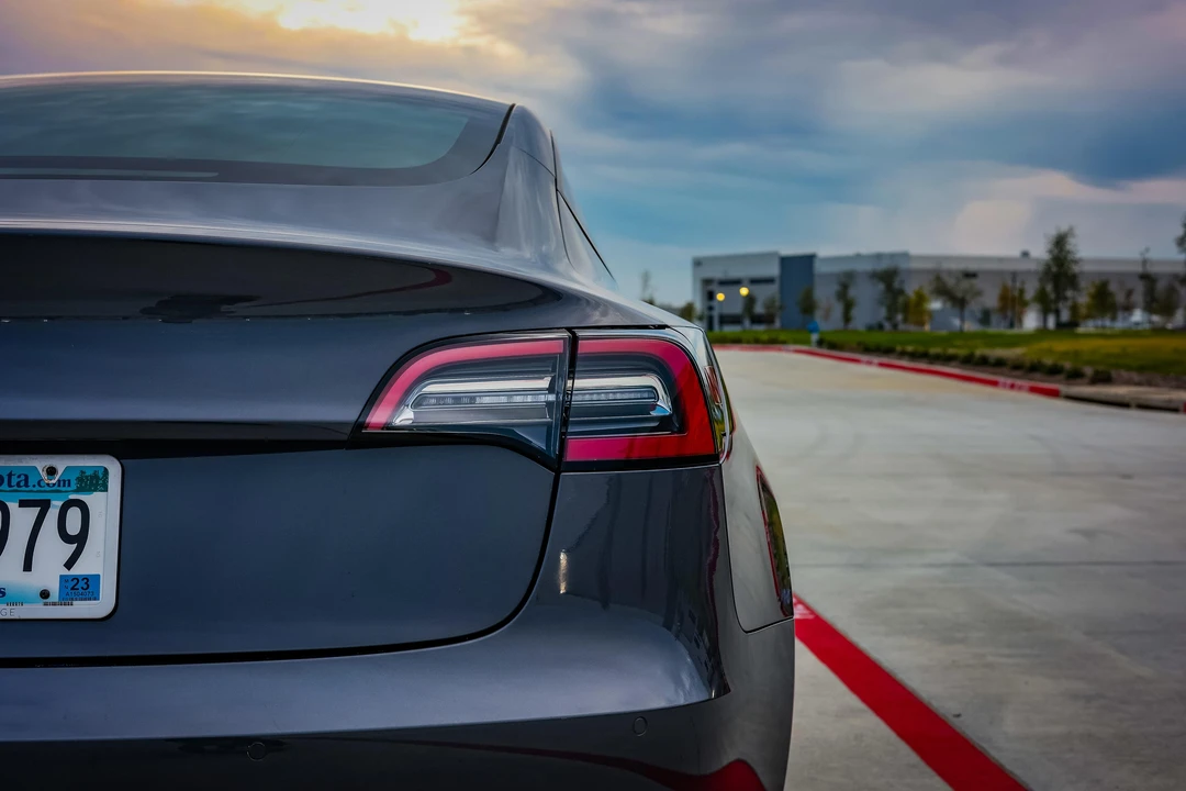 2022 Tesla Model 3 - Image 19 of 31