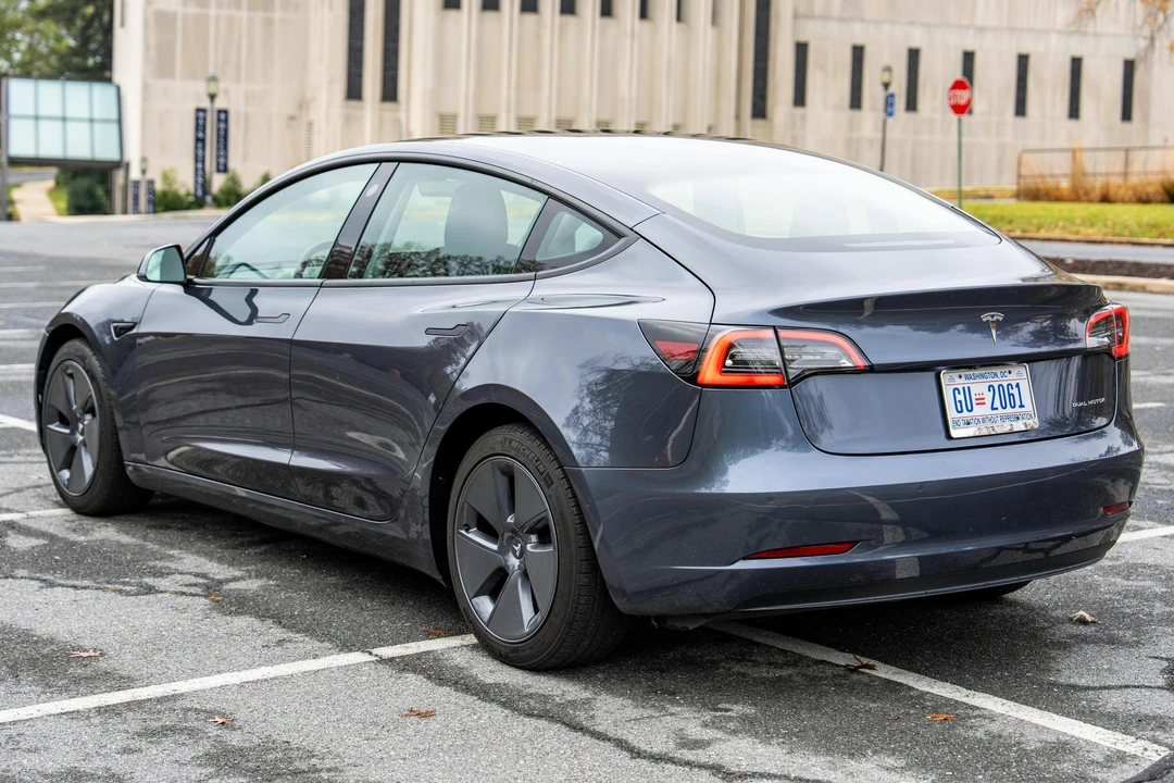 2022 Tesla Model 3 - Image 4 of 31