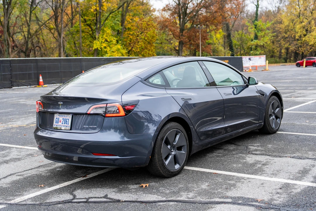 2022 Tesla Model 3 - Image 12 of 31