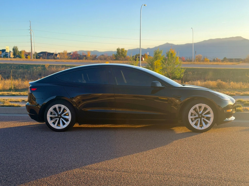2022 Tesla Model 3 - Image 10 of 31