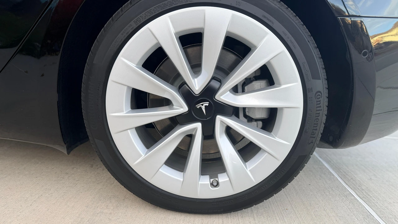 2022 Tesla Model 3 - Image 19 of 31
