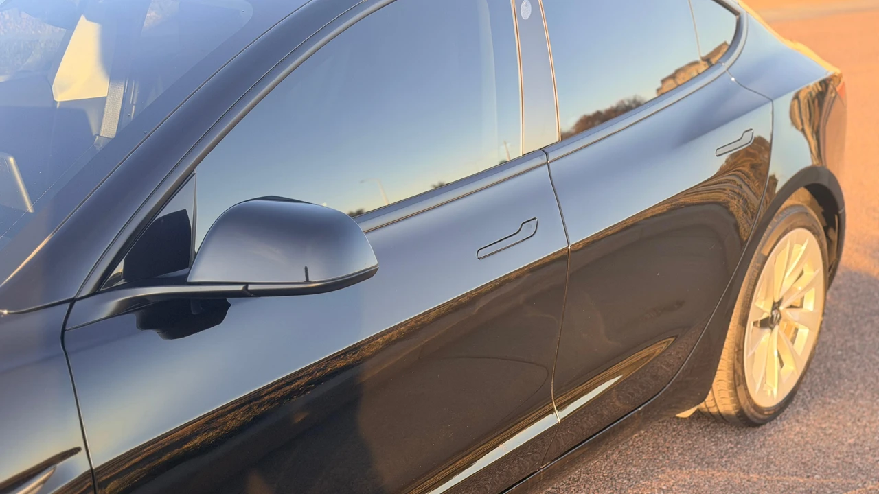 2022 Tesla Model 3 - Image 16 of 31
