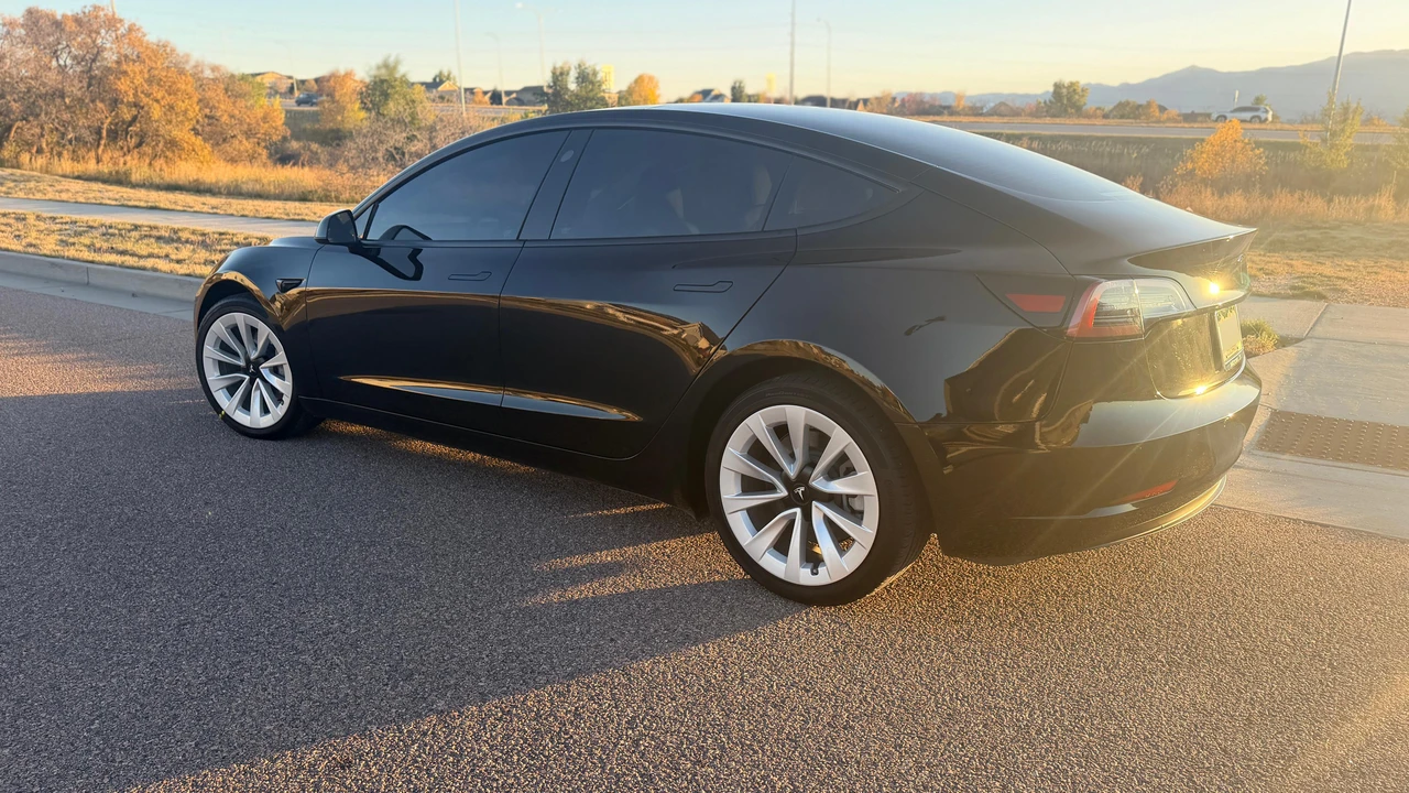 2022 Tesla Model 3 - Image 7 of 31