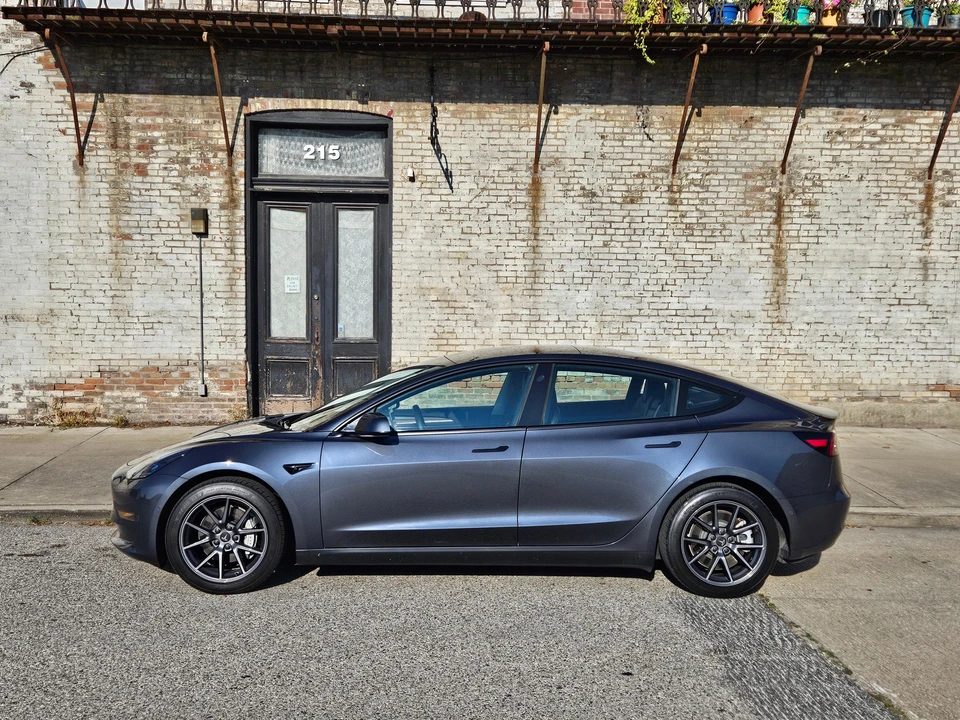 2022 Tesla Model 3 - Image 9 of 31