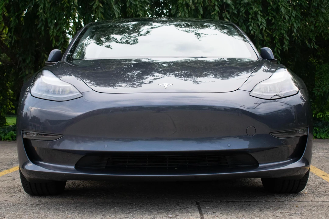 2022 Tesla Model 3 - Image 2 of 31
