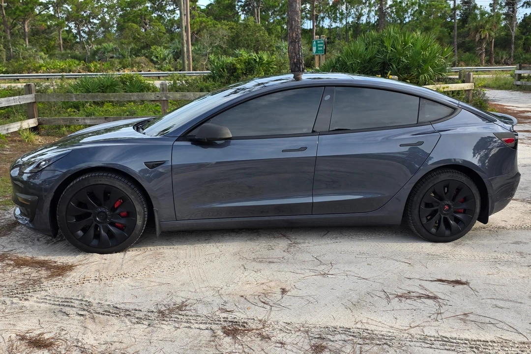 2022 Tesla Model 3 - Image 3 of 31