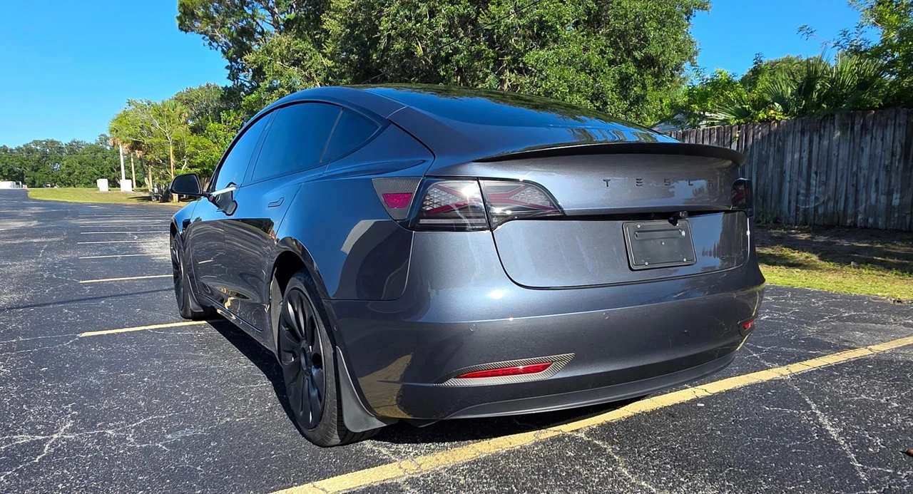 2022 Tesla Model 3 - Image 17 of 31