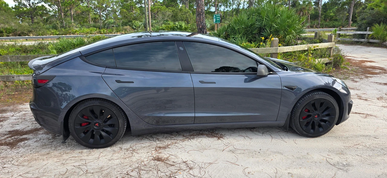 2022 Tesla Model 3 - Image 9 of 31