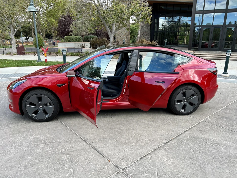 2022 Tesla Model 3 - Image 13 of 31