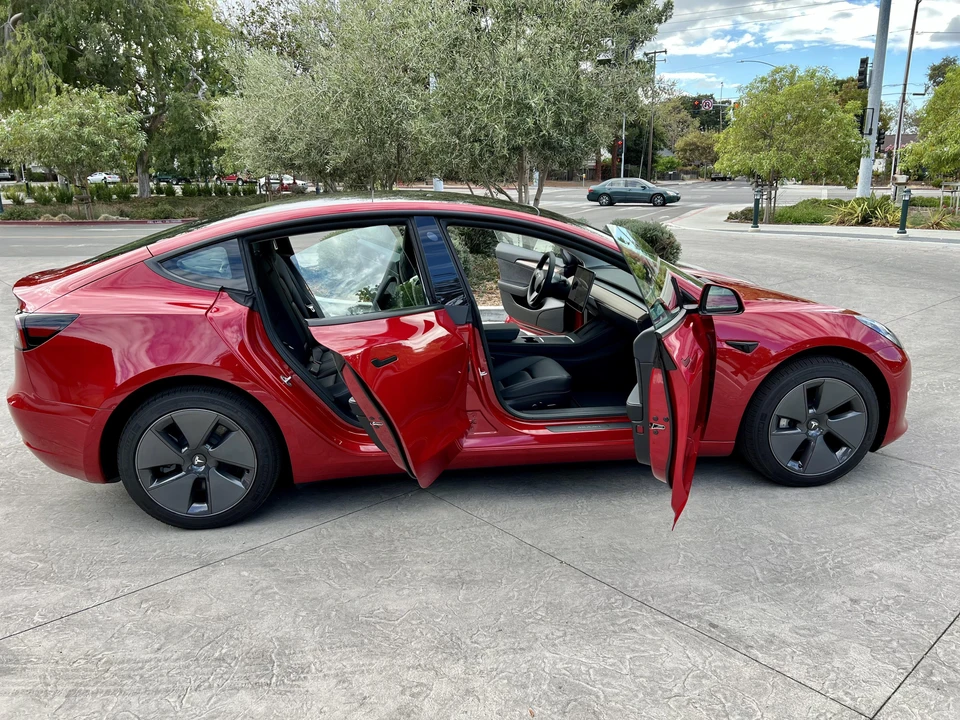 2022 Tesla Model 3 - Image 20 of 31