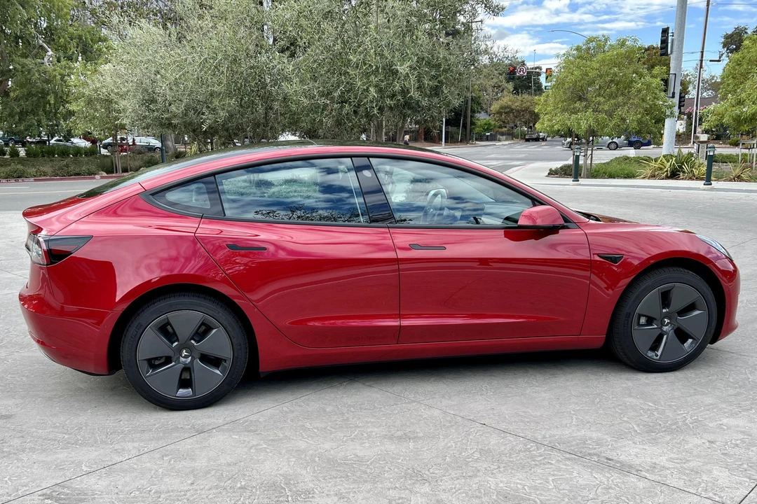 2022 Tesla Model 3 - Image 3 of 31