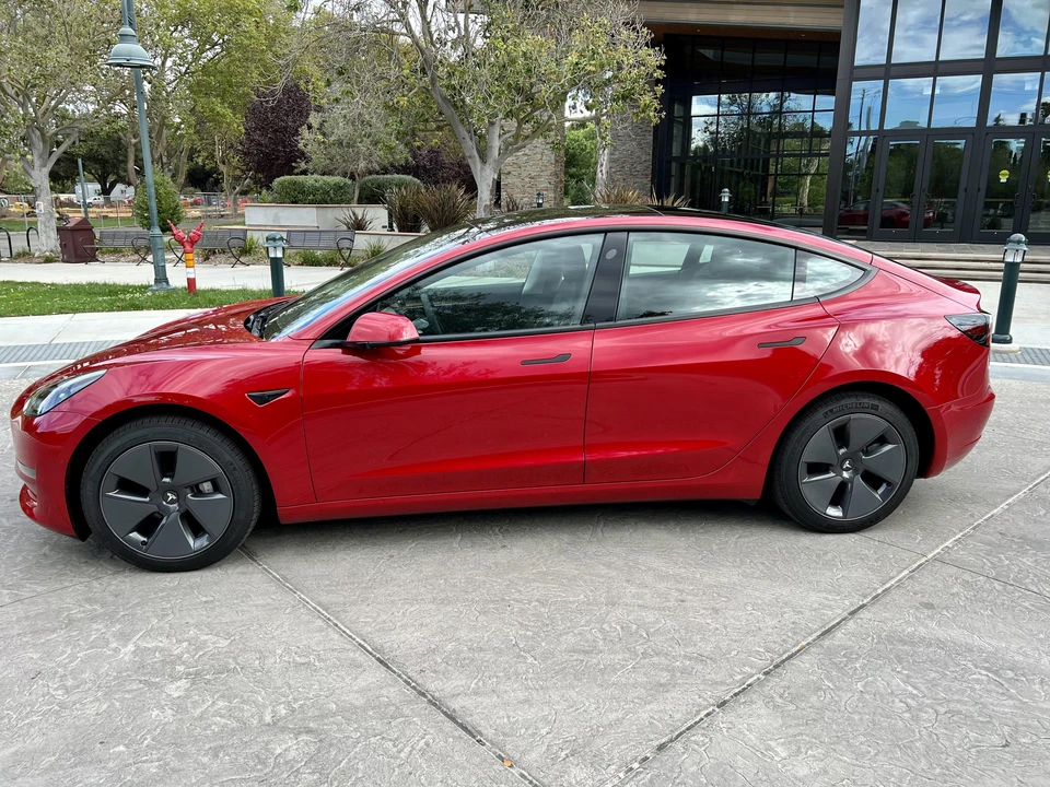 2022 Tesla Model 3 - Image 12 of 31
