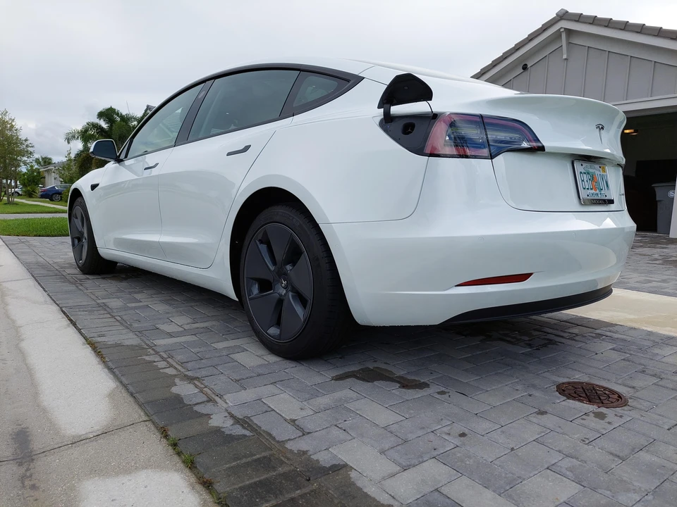 2022 Tesla Model 3 - Image 10 of 31