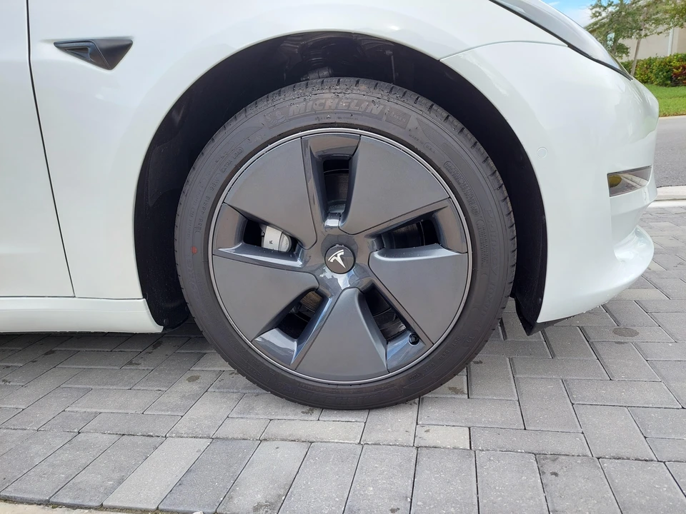 2022 Tesla Model 3 - Image 25 of 31