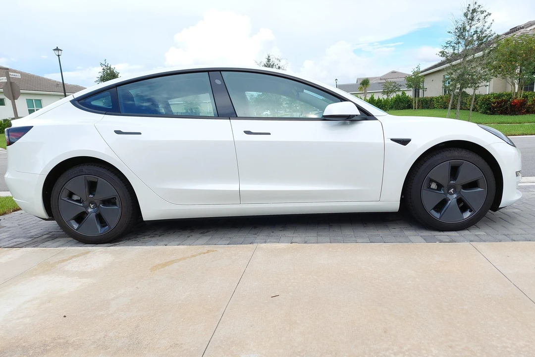 2022 Tesla Model 3 - Image 3 of 31