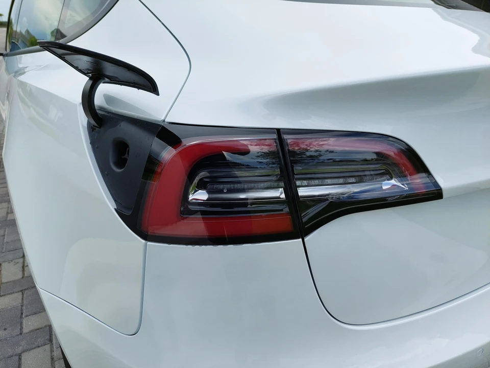 2022 Tesla Model 3 - Image 20 of 31