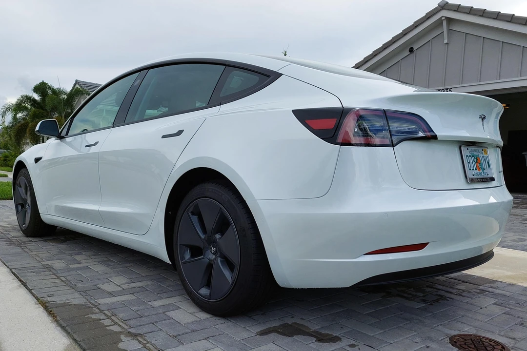 2022 Tesla Model 3 - Image 4 of 31