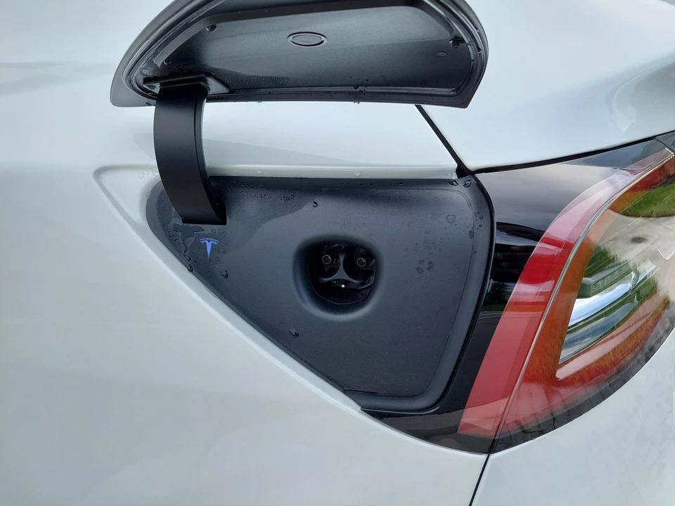 2022 Tesla Model 3 - Image 19 of 31
