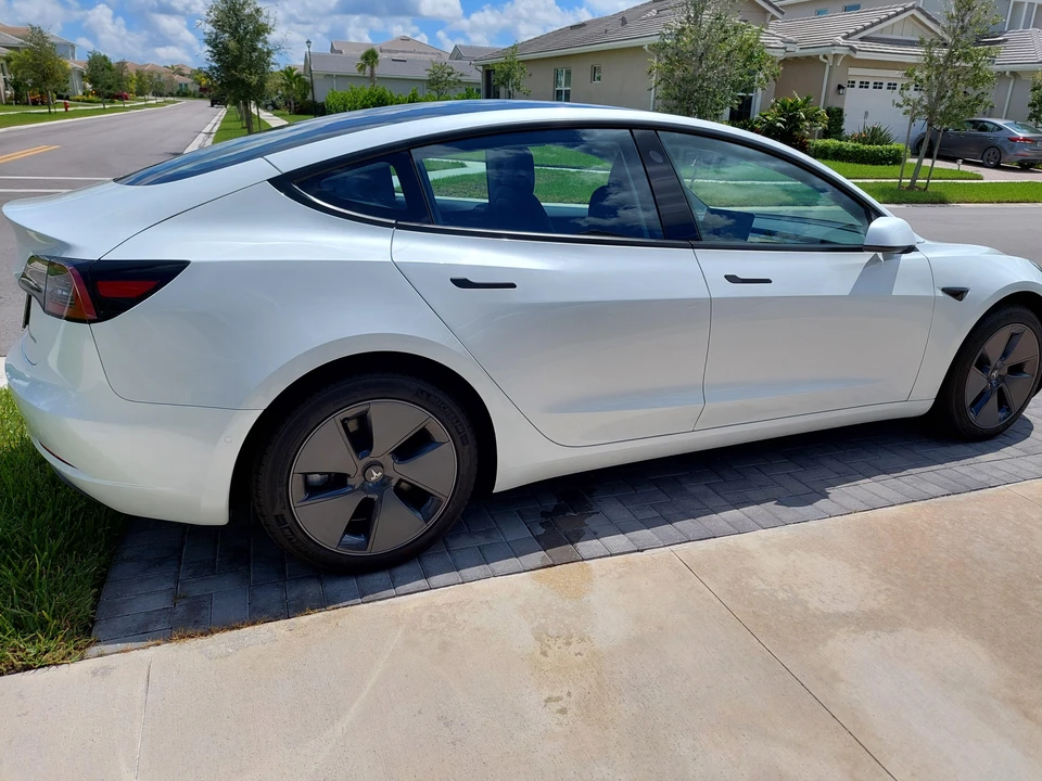 2022 Tesla Model 3 - Image 12 of 31
