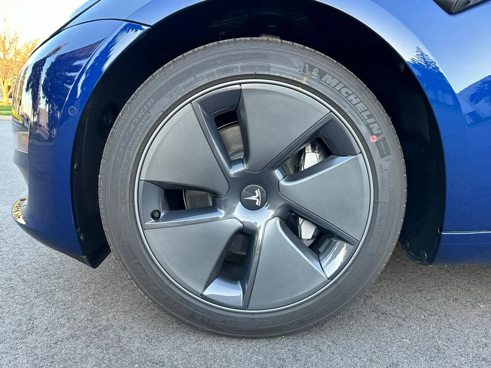 2022 Tesla Model 3 - Image 25 of 31