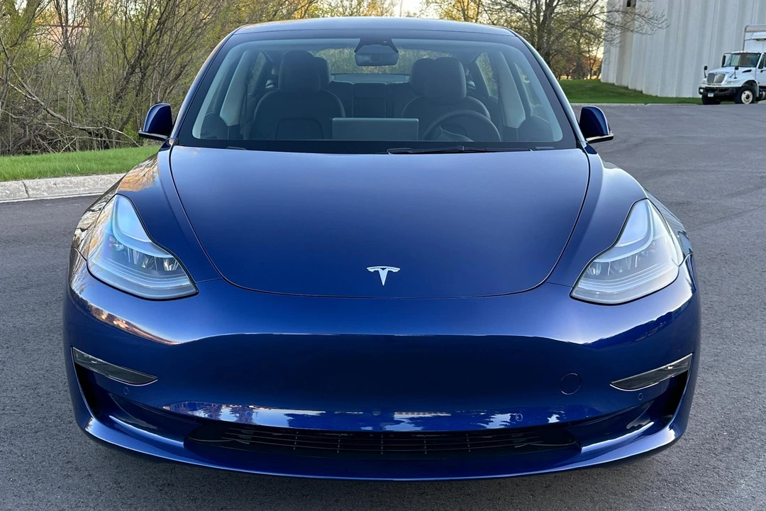 2022 Tesla Model 3 - Image 2 of 31