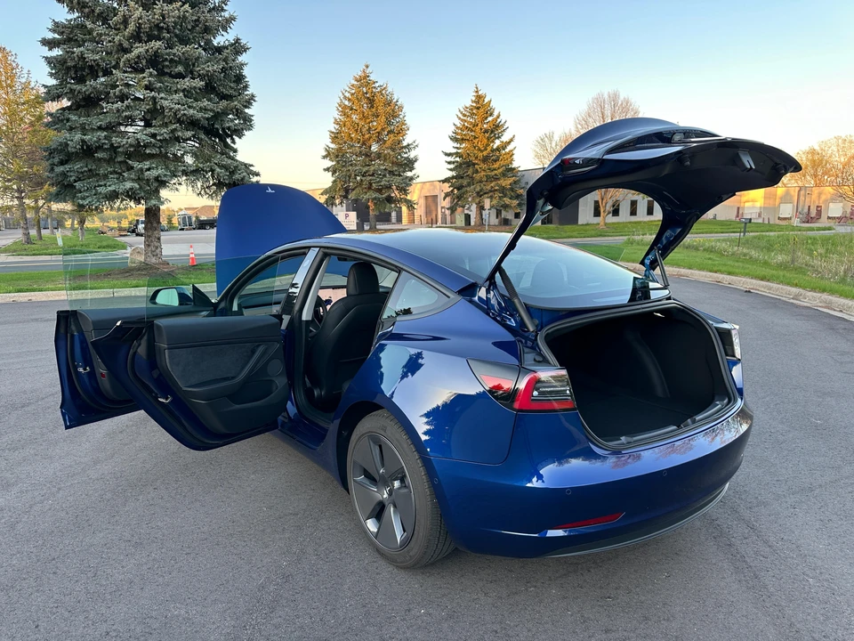 2022 Tesla Model 3 - Image 10 of 31
