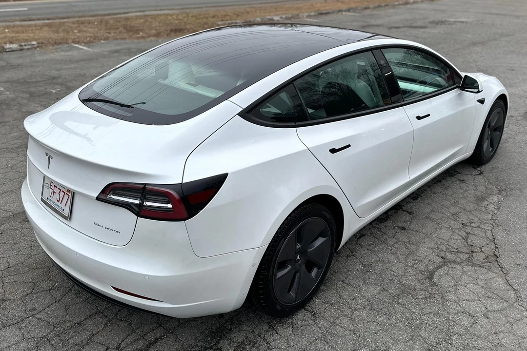 2022 Tesla Model 3 - Image 4 of 31
