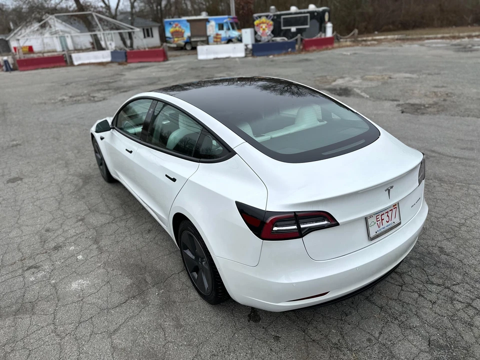 2022 Tesla Model 3 - Image 11 of 31