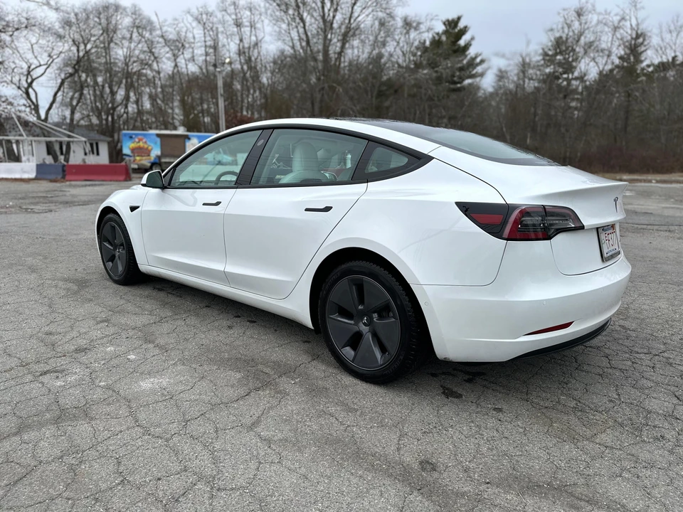 2022 Tesla Model 3 - Image 10 of 31
