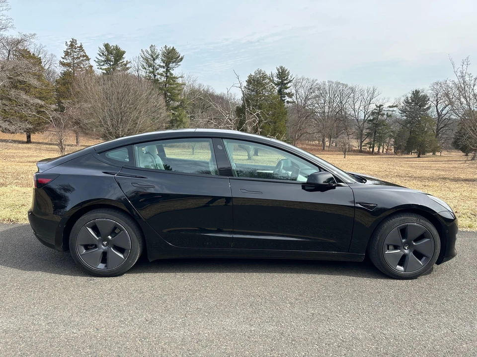 2022 Tesla Model 3 - Image 12 of 31