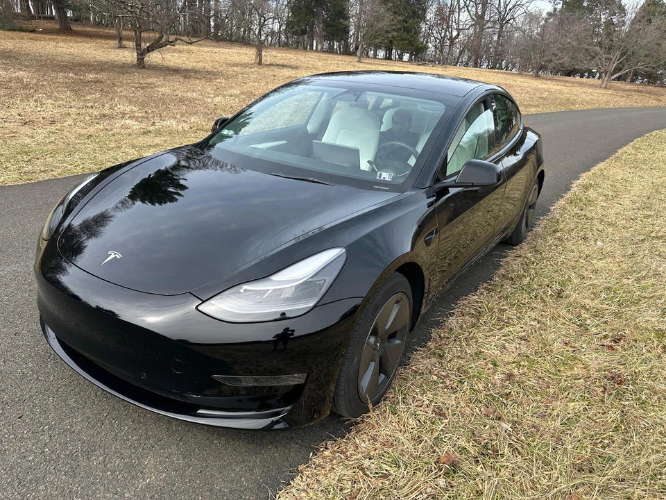 2022 Tesla Model 3 - Image 9 of 31
