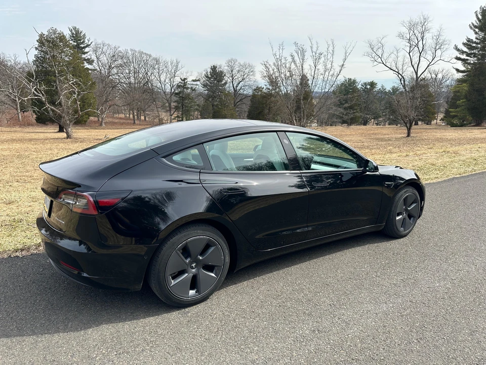 2022 Tesla Model 3 - Image 11 of 31