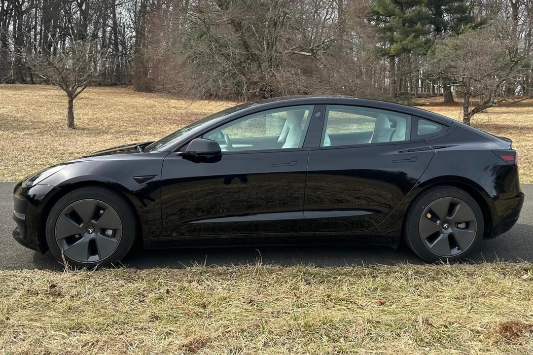 2022 Tesla Model 3 - Image 3 of 31