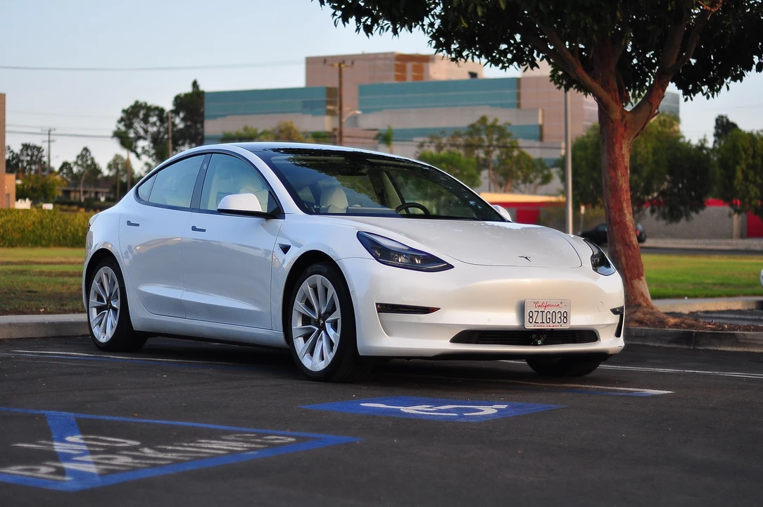 2022 Tesla Model 3 - Image 15 of 24