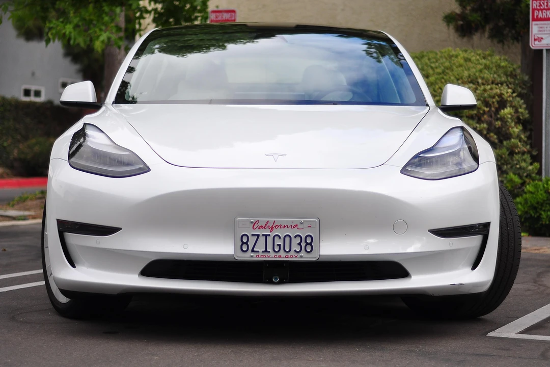 2022 Tesla Model 3 - Image 2 of 24