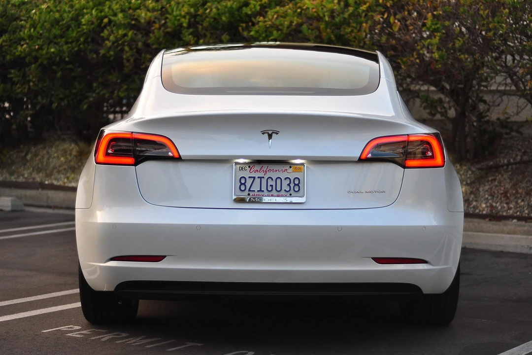 2022 Tesla Model 3 - Image 5 of 24