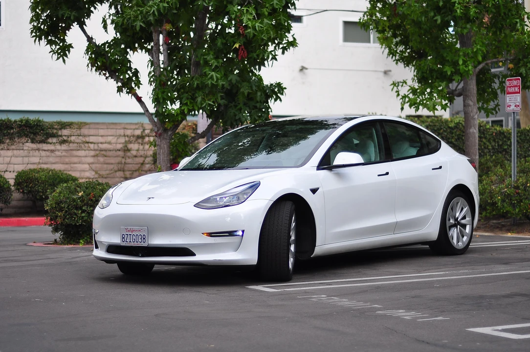 2022 Tesla Model 3 - Image 8 of 24