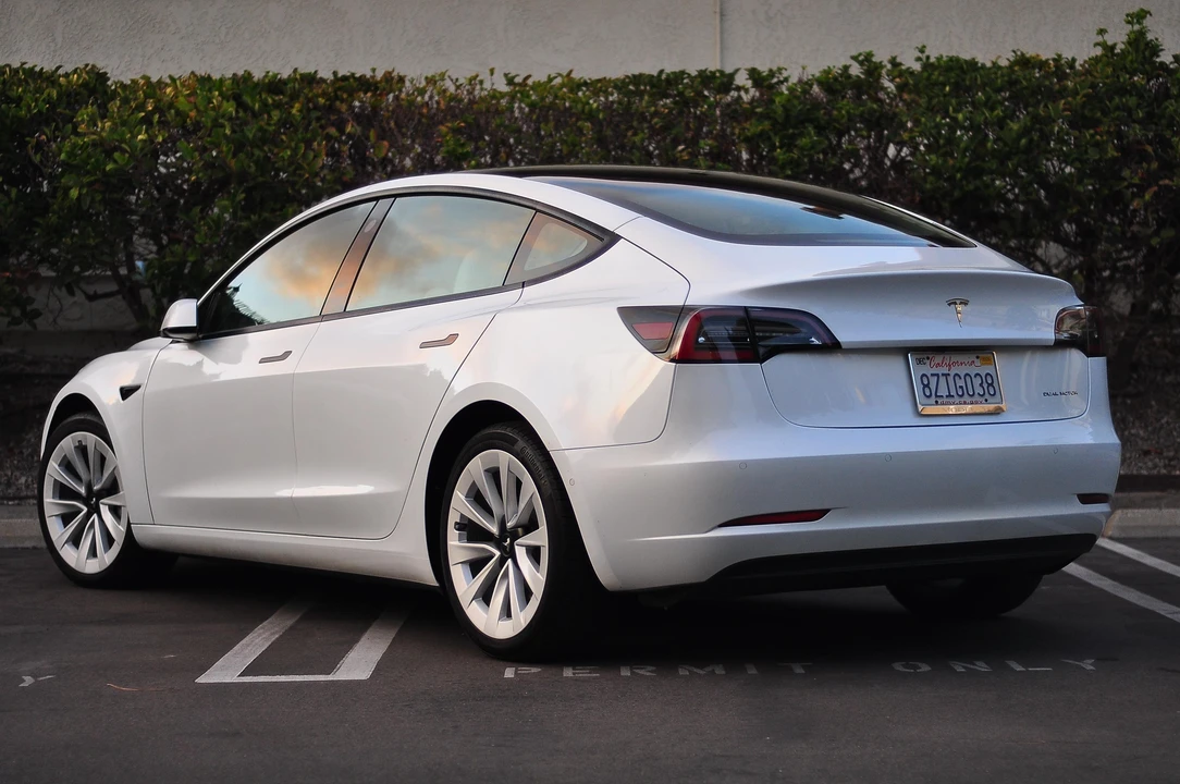 2022 Tesla Model 3 - Image 11 of 24