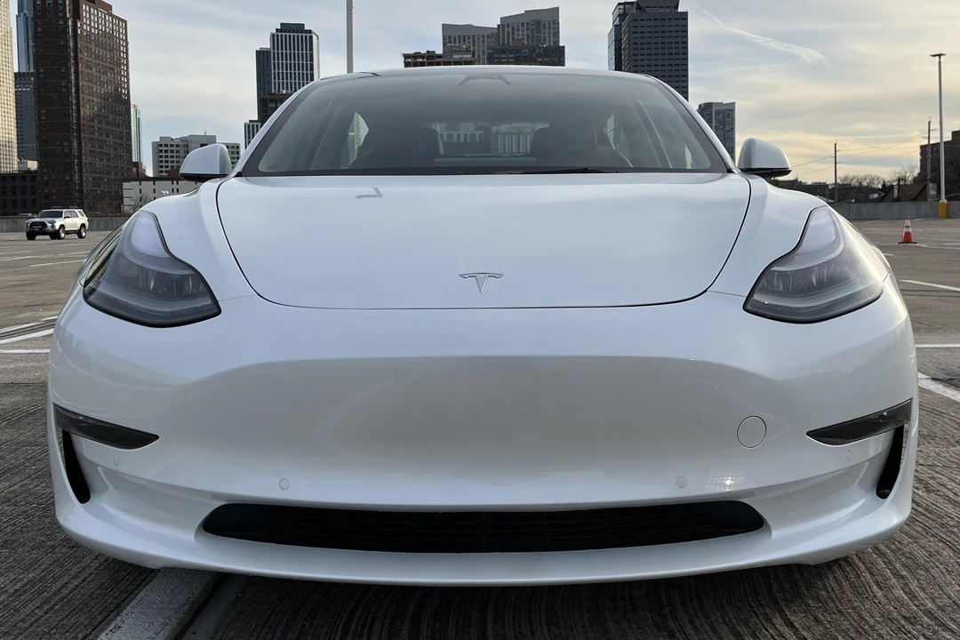 2022 Tesla Model 3 - Image 2 of 31