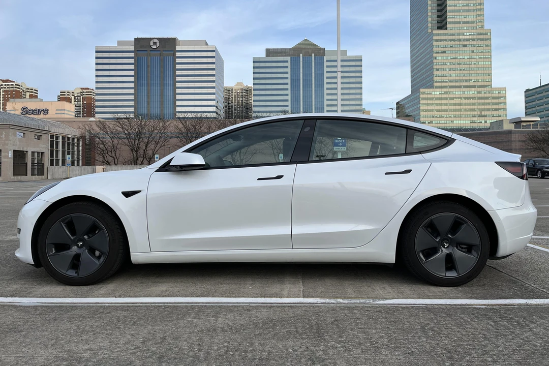 2022 Tesla Model 3 - Image 8 of 31