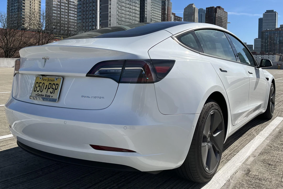 2022 Tesla Model 3 - Image 4 of 31